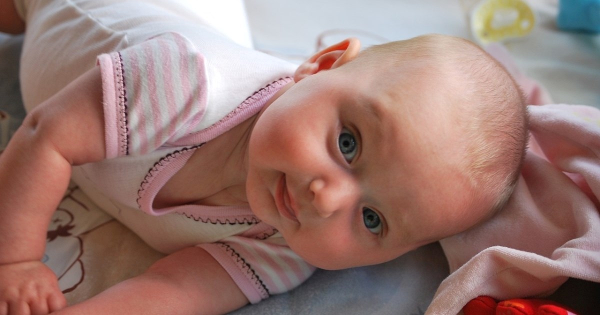 Stručnjaci upozoravaju na česte pogreške koje roditelji rade kad uspavljuju bebe