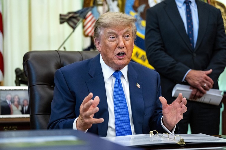 Trump: Nema pregovora s Iranom. Hormuški tjesnac je otvoren