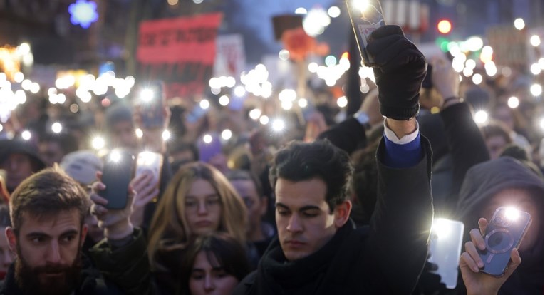 Ministarstvo: Odgodite putovanja u Srbiju, izbjegavajte biti blizu prosvjeda