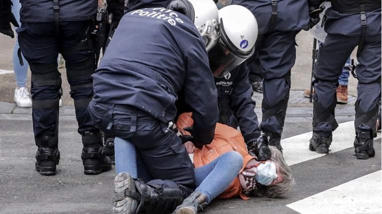 U Bruxellesu preventivna uhićenja, vlasti žele spriječiti anti-covid prosvjede