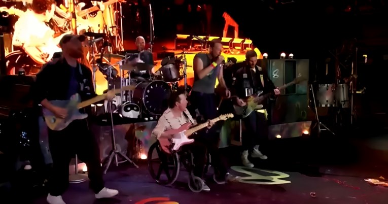 VIDEO Coldplay nastupio u Glastonburyju, poseban gost rasplakao publiku
