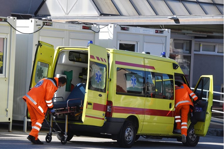 Muškarac ometao reanimaciju u Ozlju, umro Uzbekistanac. Sumnjiči ga se za ubojstvo