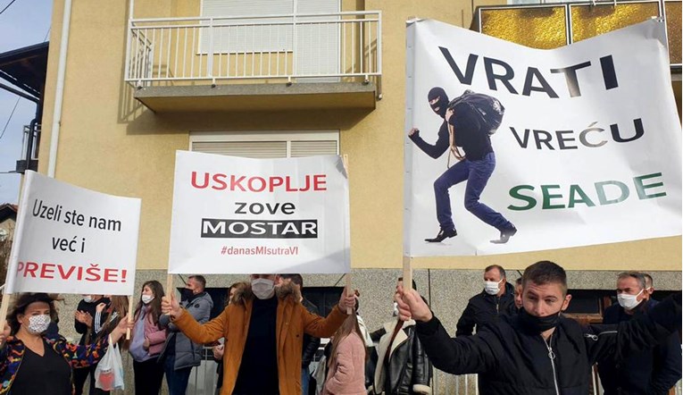 Hrvati iz Uskoplja u BiH prosvjedovali zbog navodne izborne krađe