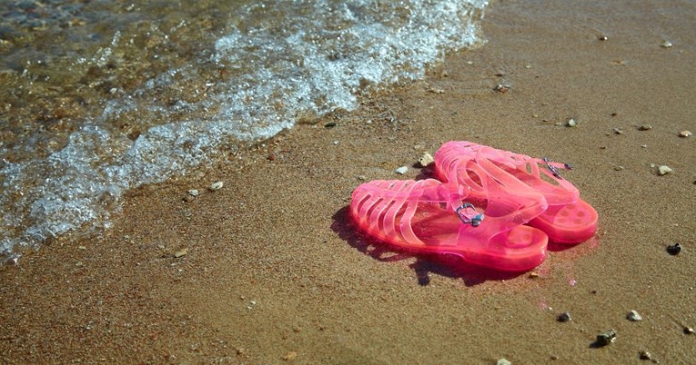 Podijatar upozorava: Ljeti se klonite ovakvih cipela, preopterećuju stopala