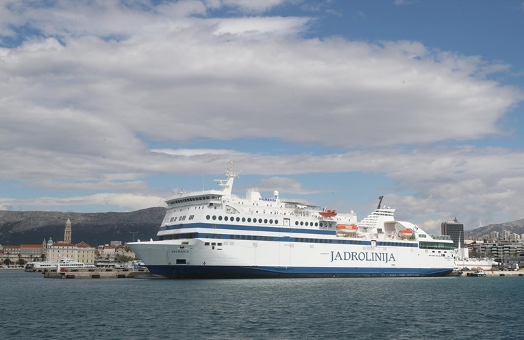 Za vikend se očekuju gužve na cestama, Jadrolinija će uvesti dodatne linije