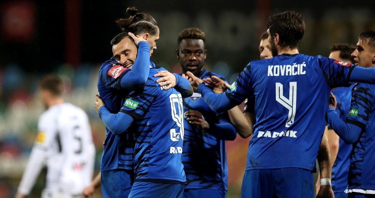 Slaven preokretom pobijedio Rijeku. Hajduk je može prestići u nedjelju