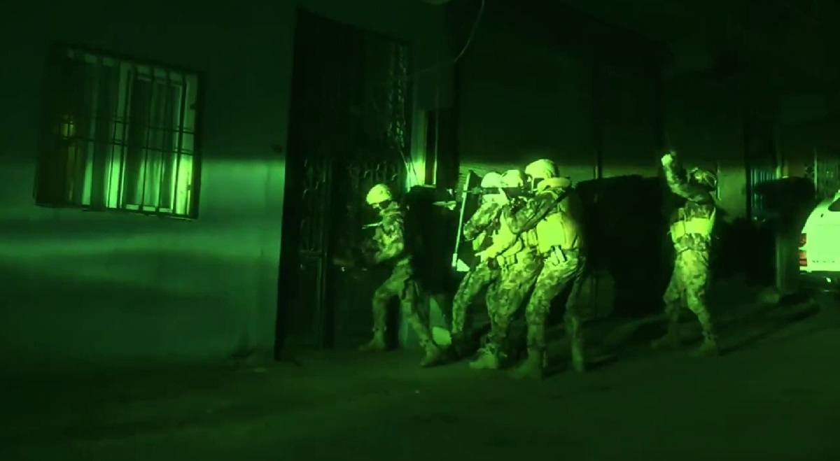 VIDEO Teško naoružani specijalci vršili racije diljem Turske, uhićeno 189 ISIL-ovaca