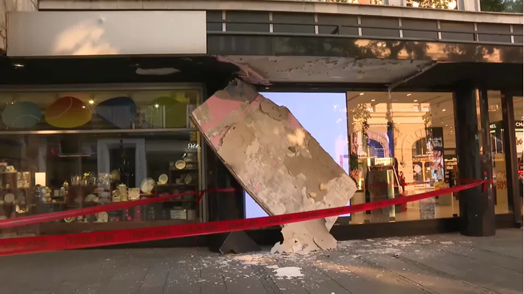 Srušio se dio nadstrešnice u centru Beograda