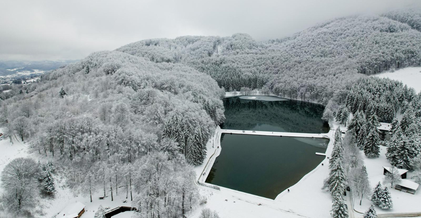 FOTO Zimska idila u BiH: Popularno izletište prekriveno je snijegom