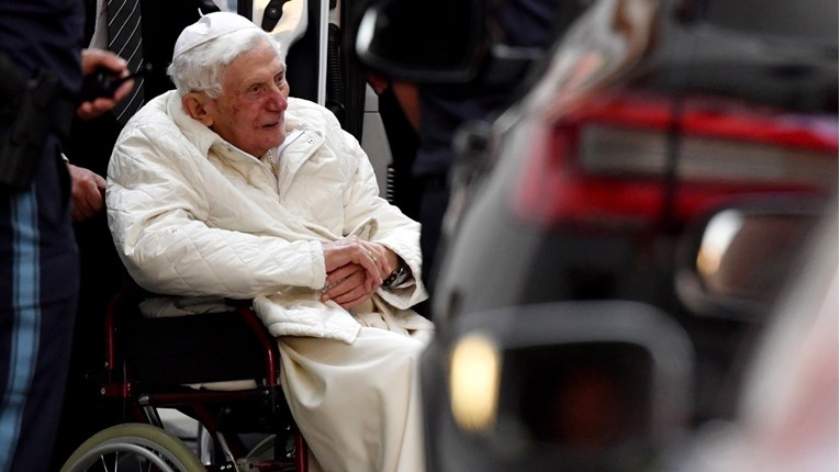 Papa u miru Benedikt XVI. vraća se u ponedjeljak u Vatikan