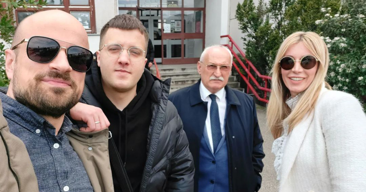 Vojko V objavio selfie ispred suda nakon ročišta za klevetu Mamića