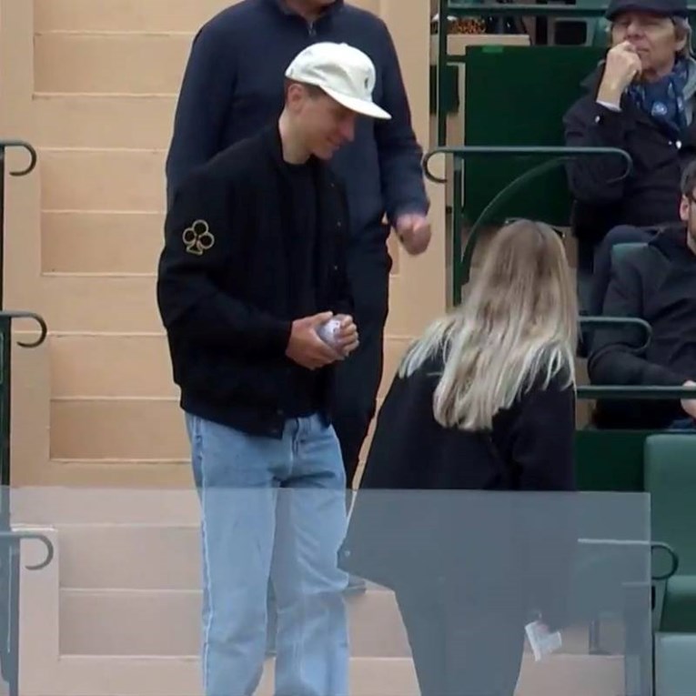 Pogačar kasnio na nastavak teniskog meča u Monte Carlu. Poslušajte reakciju publike