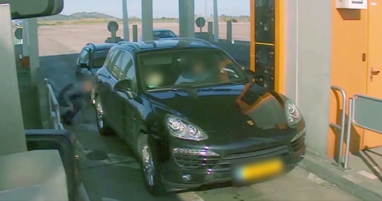 VIDEO U Španjolskoj buše gume na autima na naplatnim kućicama, a onda ih i opljačkaju