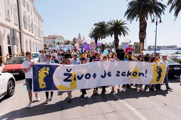 Hod za život u Splitu: "Život je lijep, dragocjen, svaki začeti život treba štititi"