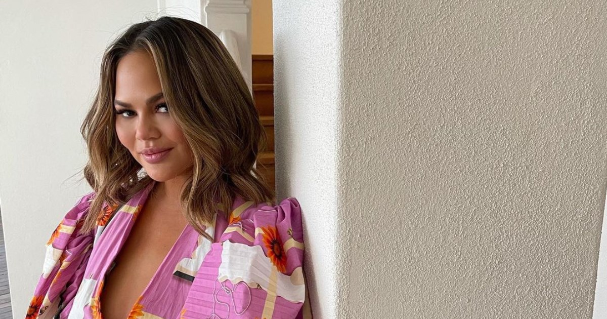 Chrissy Teigen progovorila o nerealnim očekivanjima: Predugo sam brojila kalorije