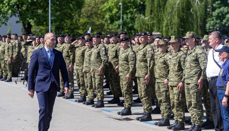 Anušić potvrdio da će i Hrvatska izdvajati pet posto BDP-a za obranu