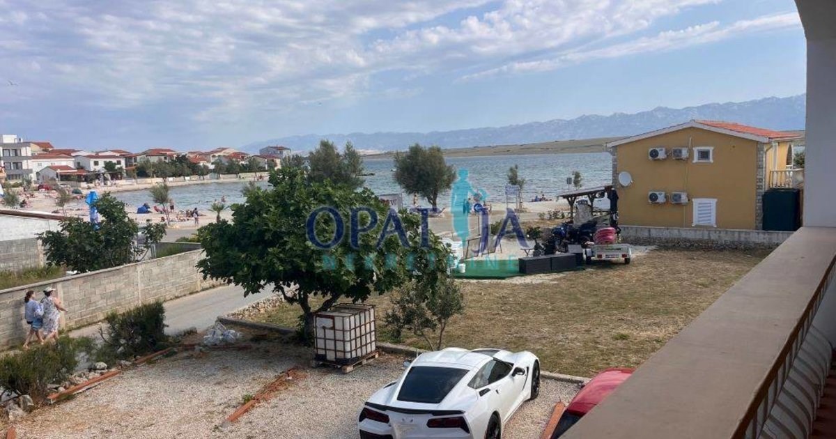 Top oglasi za nekretnine: Apartman na Viru - samo 50 metara od mora s trajnim pogledom