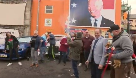 Irski grad Ballina, rodni kraj Bidenovih predaka, slavi njegovu pobjedu