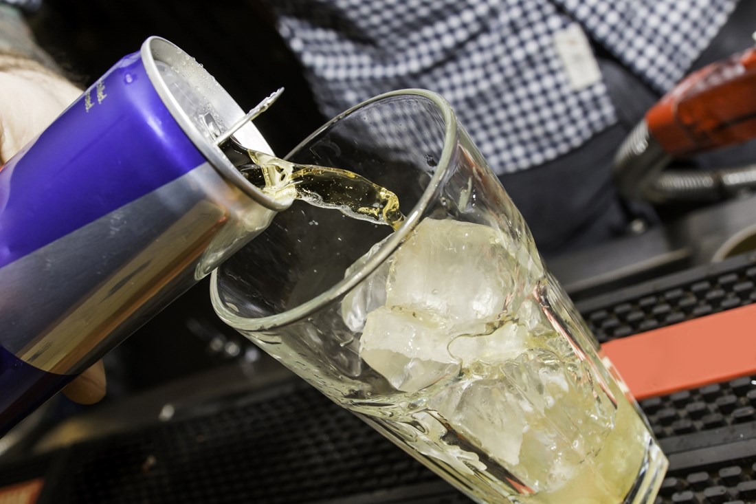 Sve više maloljetnika kupuje energetska pića. Što si zapravo time rade?