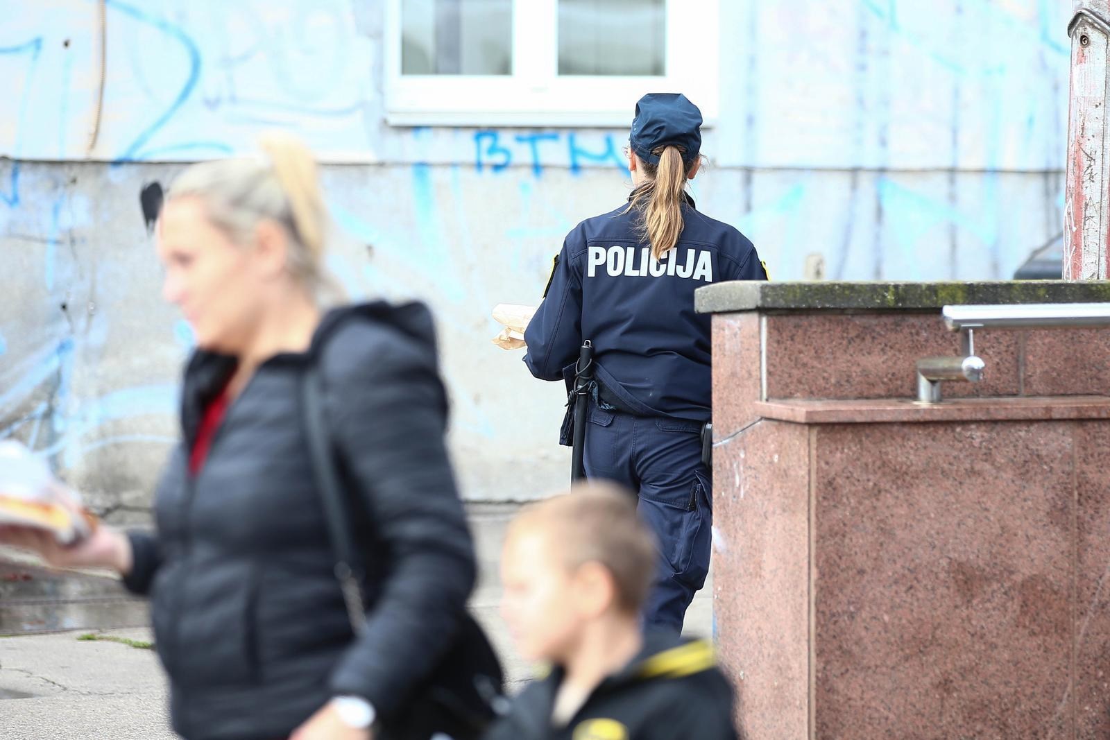 Policajka opisala kako ju je migrant mlatio u Zagrebu. Ponavljao je istu rečenicu