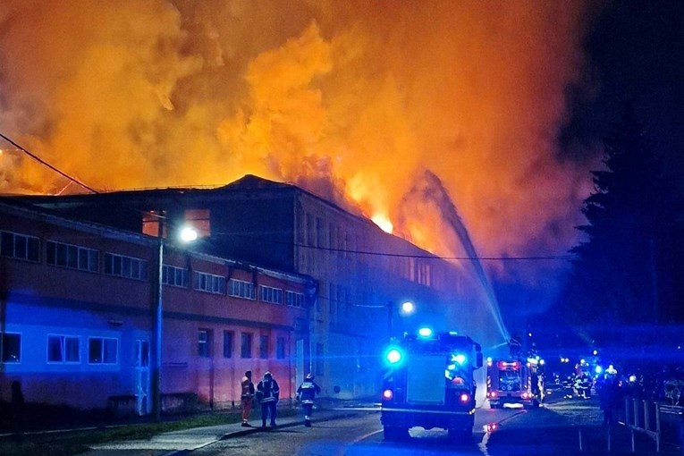 Ogroman požar u Oroslavju gasili vatrogasci iz osam postrojba