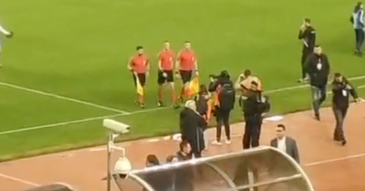 VIDEO Sudac Zdenko Lovrić s terena Poljuda ispraćen uz zvižduke i uvrede