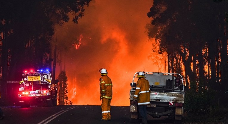 VIDEO Veliki požari u Australiji: Izgorjelo više kuća, jedna osoba u bolnici