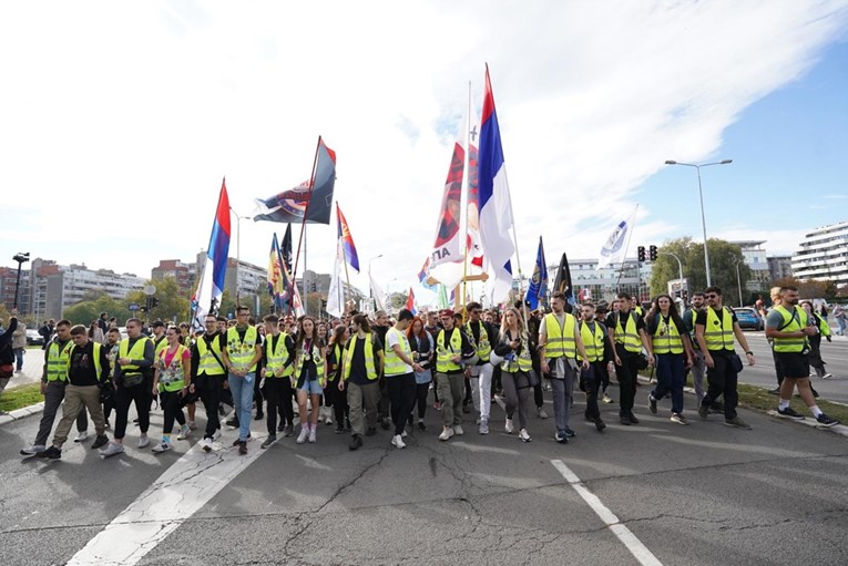 Tisuće studenata stižu u Novi Sad. "Vlast nas pokušava spriječiti"