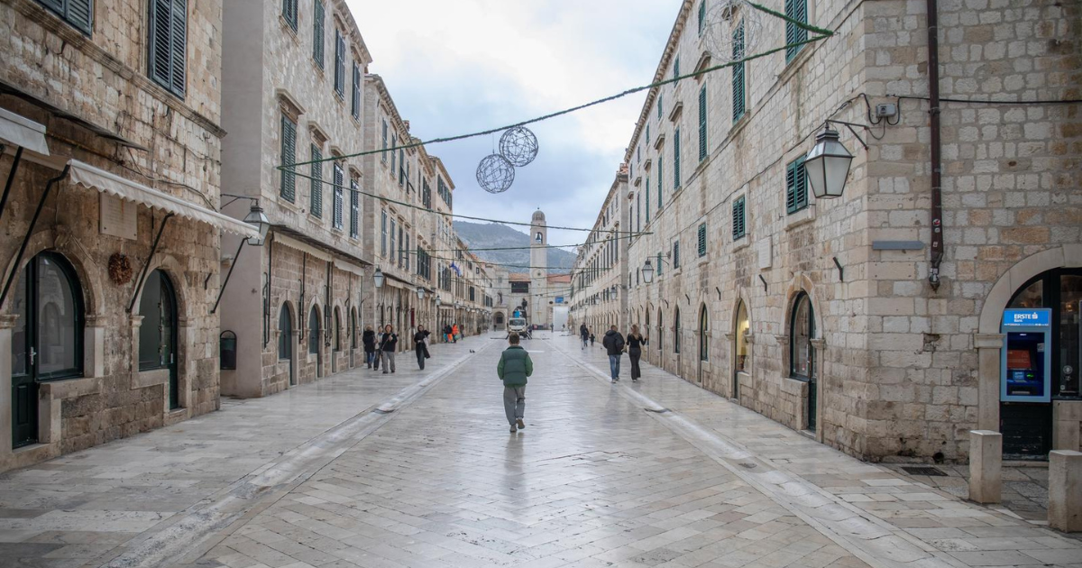 FOTO Stradun nakon Adventa gotovo je potpuno prazan