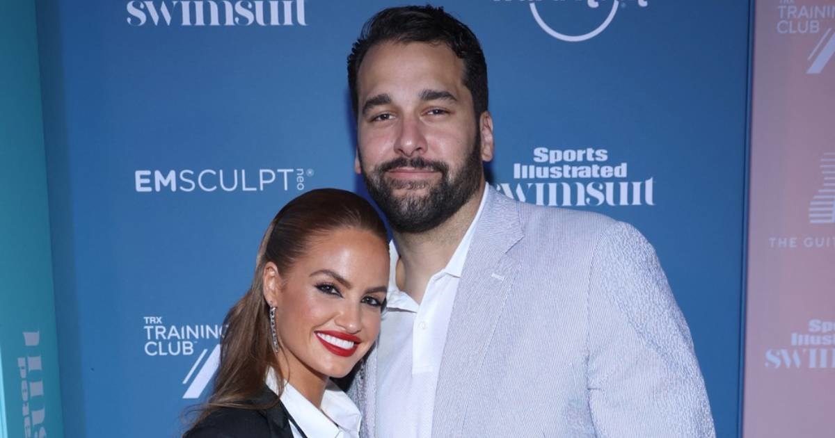 NFL igrač tuži bivšu ženu jer je javno rekla da mu je "spolovilo preveliko"