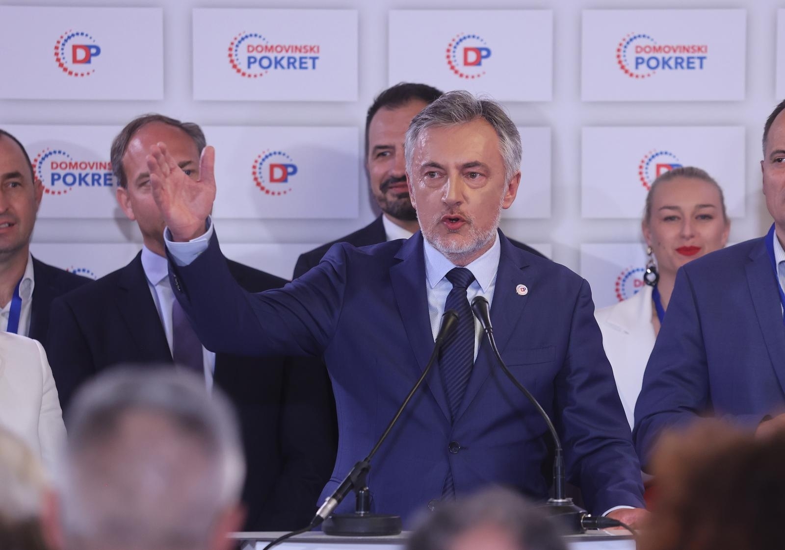 Škoro u podne ima presicu, već u nedjelju je napao Tomaševića