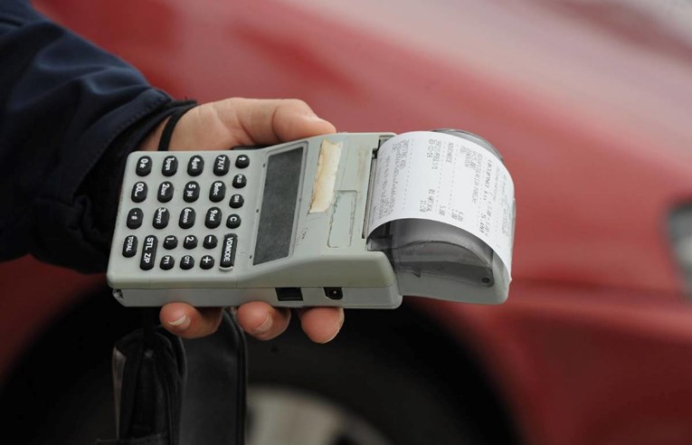 Porezni i carinski nadzori tijekom Adventa i blagdana: "Bez računa se ne računa"