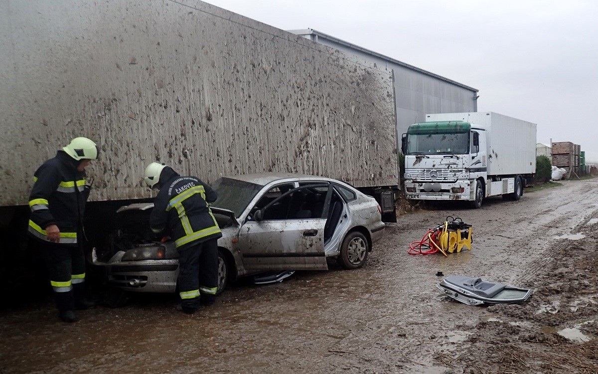 Nesreća kod Čakovca, auto završio pod kamionom