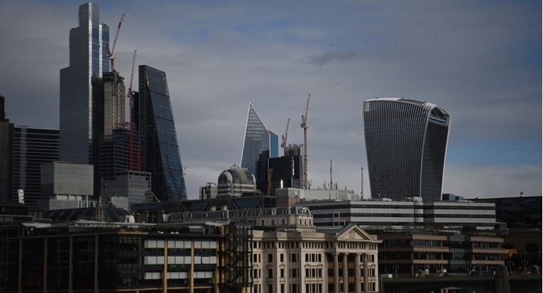 Velika Britanija hitno ukinula "zlatne vize" za bogate strance