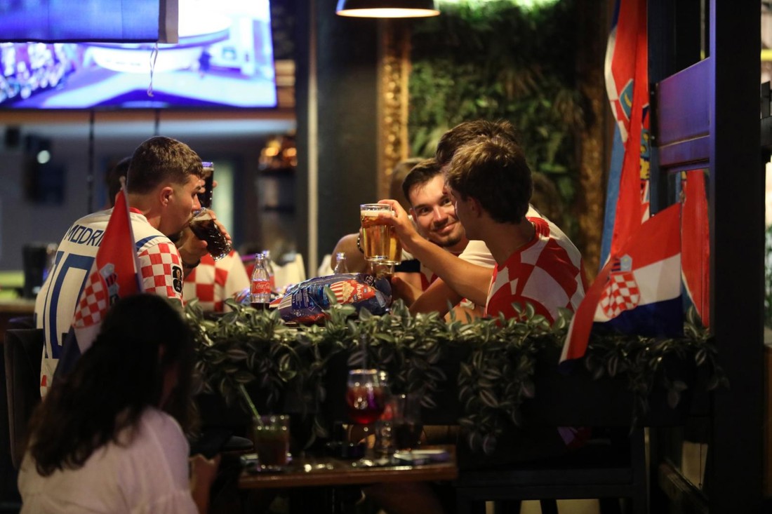 Zbog utakmice Hrvatske i Portugala kafići u Zagrebu radit će do 4 ujutro