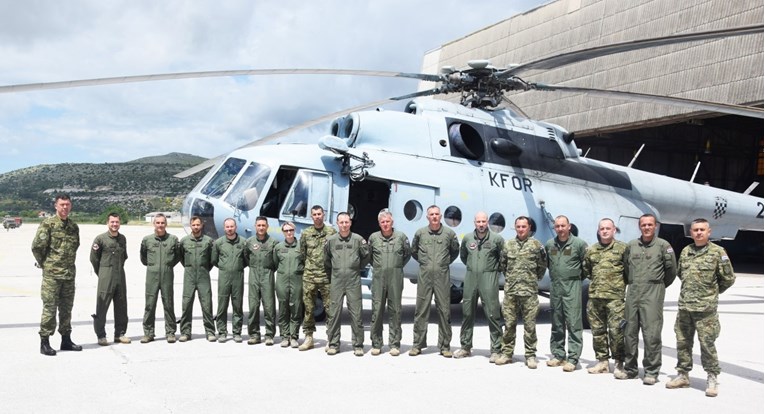 S Kosova se vratilo 13 članova helikopterske eskadrile
