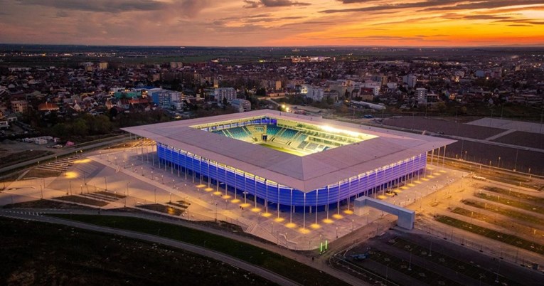 Osijekov stadion zasvijetlio u klupskim bojama. Fotografije su impresivne
