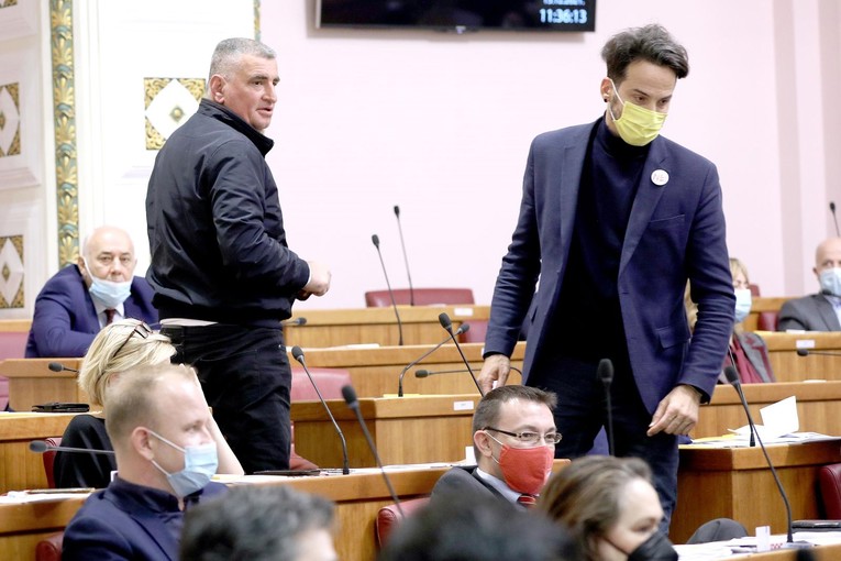Zastupnici Mosta najviše puta udaljeni sa sjednica, HDZ-ovcima najviše opomena