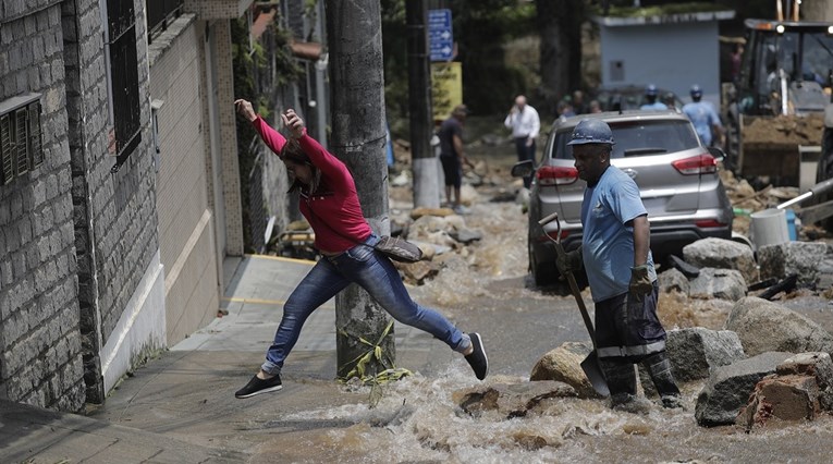 Broj mrtvih u odronima i poplavama u Brazilu porastao na 104