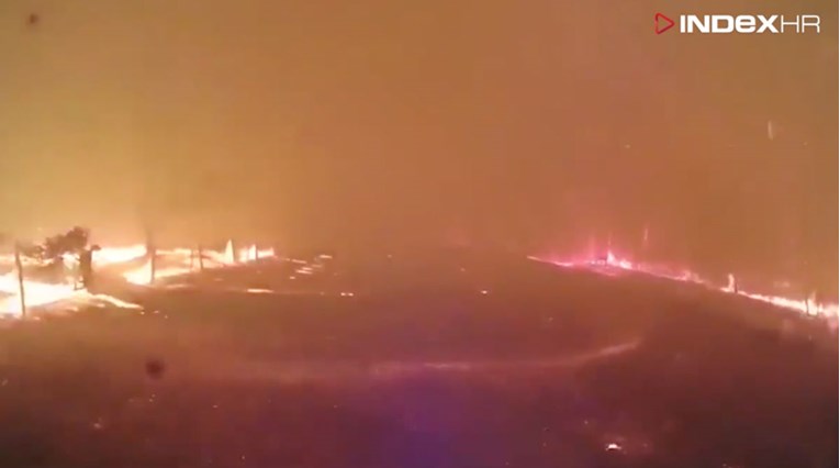 VIDEO Pogledajte kako požar u Australiji guta sve pred sobom