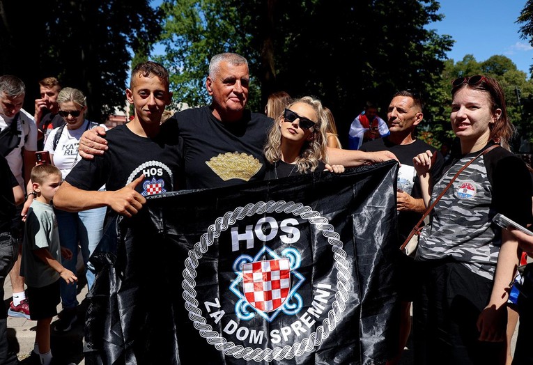 Bulj: Odmah ukinite kažnjavanje ljudi koji nose HOS-ove oznake sa ZDS