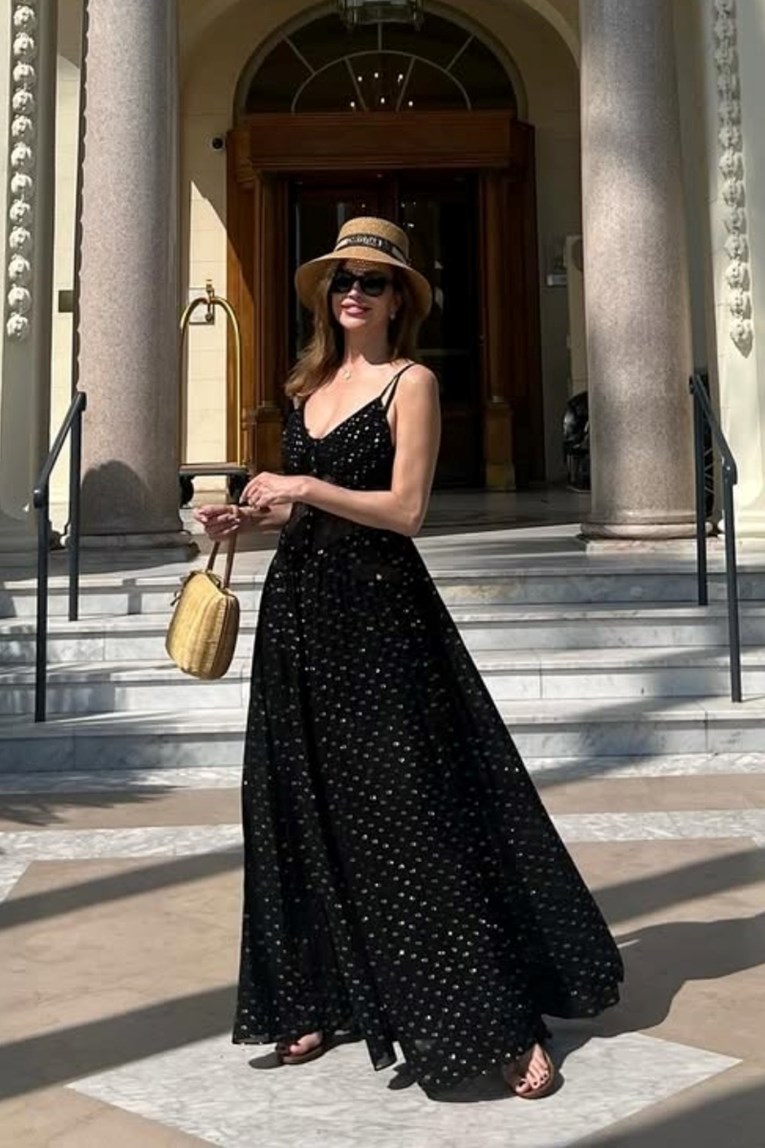 Severina zablistala u Francuskoj, pišu joj: "Ova crna haljina je sve"