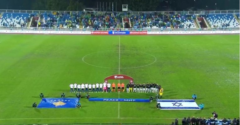 VIDEO U Prištini izviždana himna Izraela, Kosovo pobijedilo na bizarnom terenu