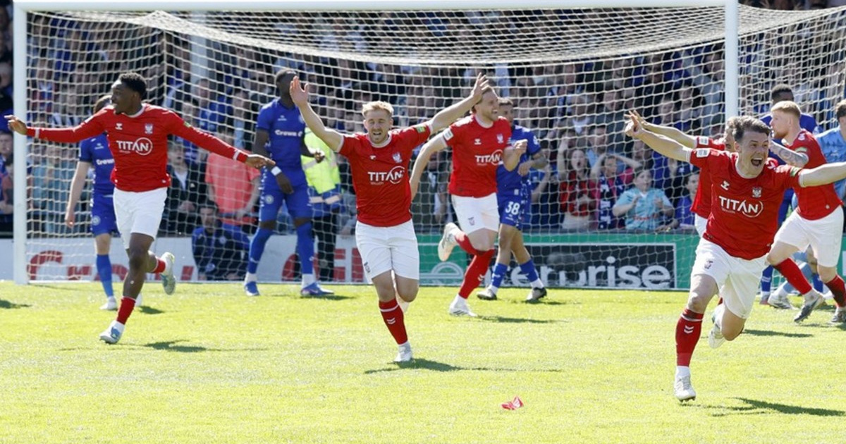 VIDEO Ludnica u Engleskoj. Mislili da su prvaci pa primili gol u 103. minuti