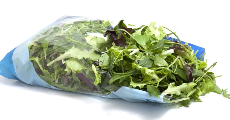 Je li narezana i zapakirana salata iz trgovine zdrava i sigurna za jelo? 