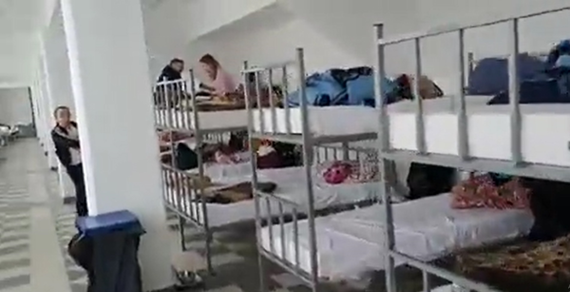 VIDEO 200 ljudi prenoćilo u Gospiću: "Imamo obitelji s djecom, navijačkih skupina..."
