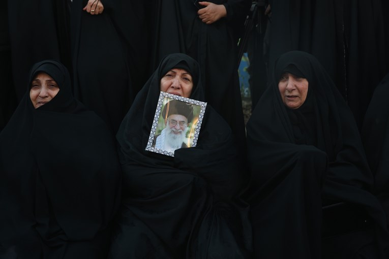 IRGC obećao osvetiti ajatolahovu smrt: "Odgovor će biti zastrašujuć"