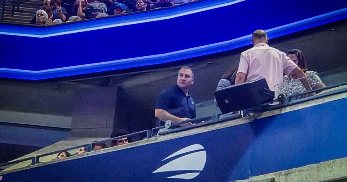 Ovo su navijači koji su pljeskali na Đokovićeve promašaje. Sudac: "Prestanite odmah!"