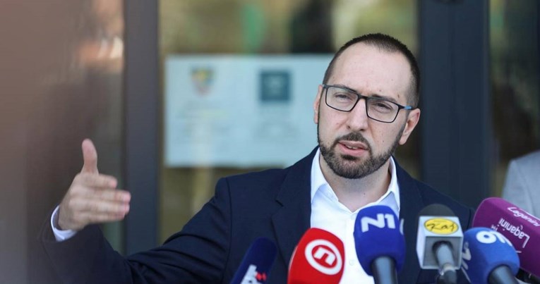 Tomašević: Za 10 dana kreće novi sustav odvoza otpada, kante će biti čipirane