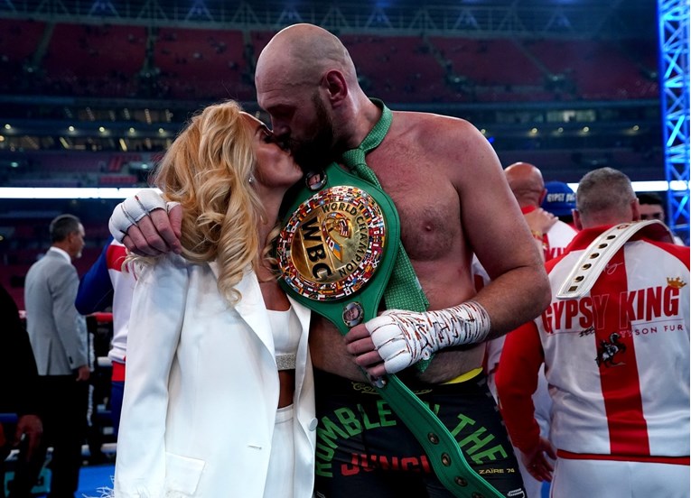 Tyson Fury gotovo 20 godina ljubi Paris, imaju sedmero djece